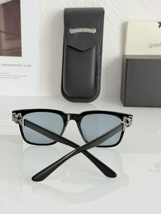 Picture of Chrome Hearts Sunglasses _SKUfw73376293fw